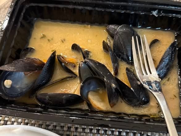 Mussels Arosta, Sardinia Style.